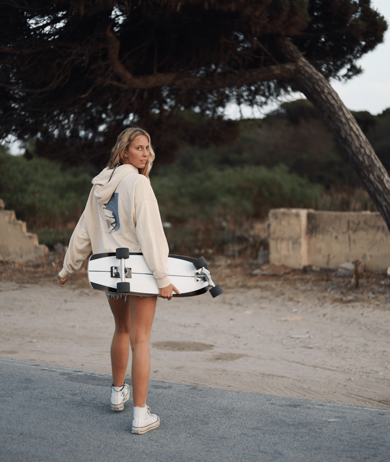 beatriz-carvalho-curfboard-team-rider-wave-surfskate